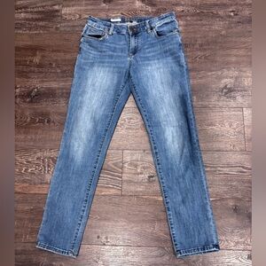 Kut from the Kloth size 4 Carrie Boyfriend fit Jeans